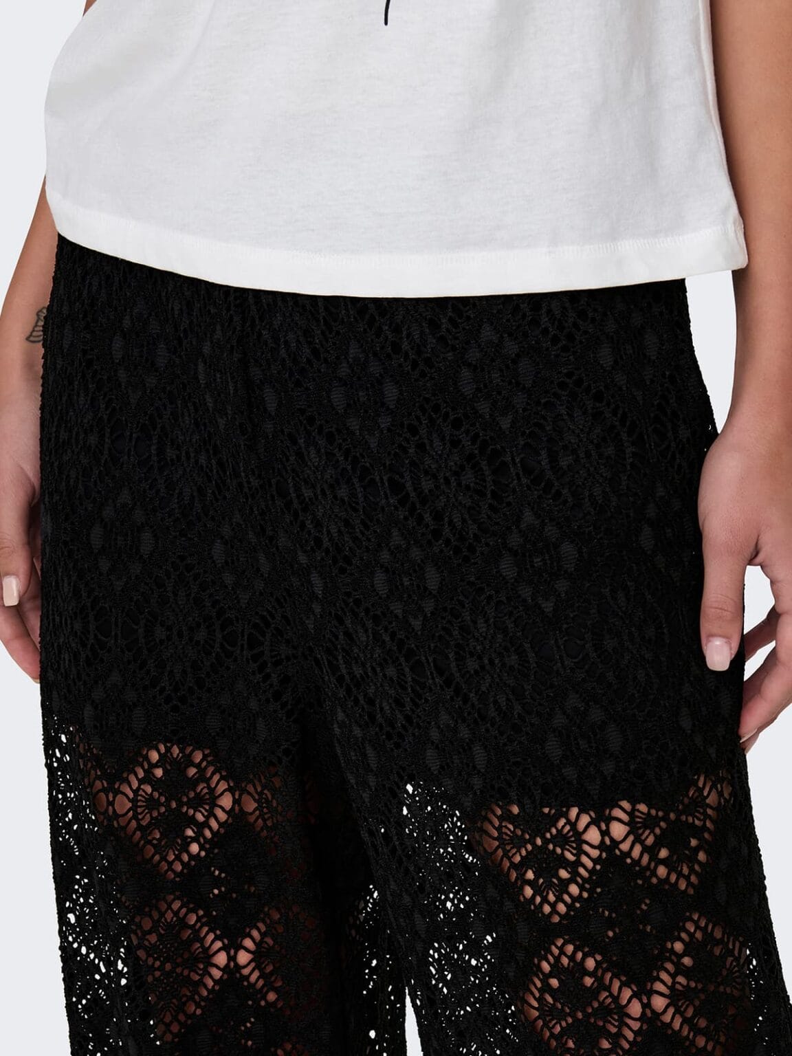 achtgrad. Dinklage Häkelhose Spitzenhose schwarz