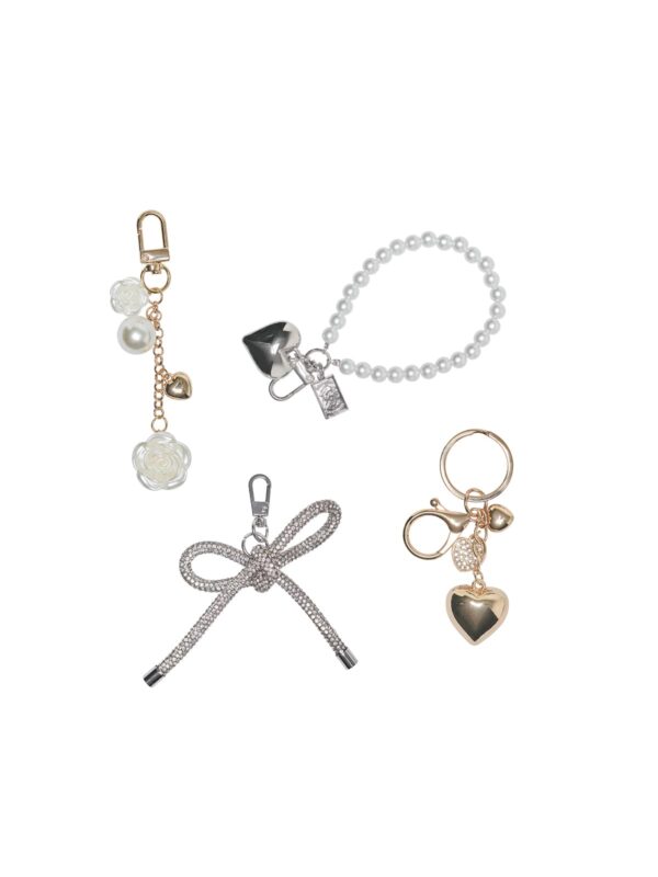achtgrad. Dinklage ONLCHARMY bag charm Blüten Rose Perlen Herz