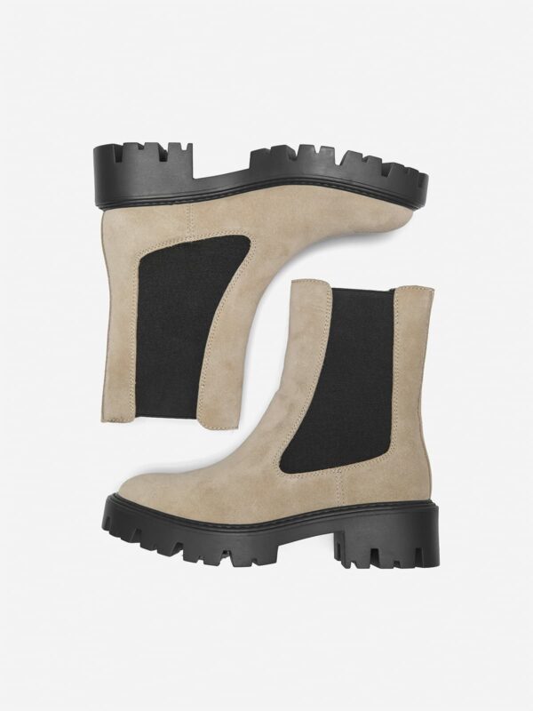 achtgrad. Dinklage ONLY SHOES Boots Betty Wildleder camel